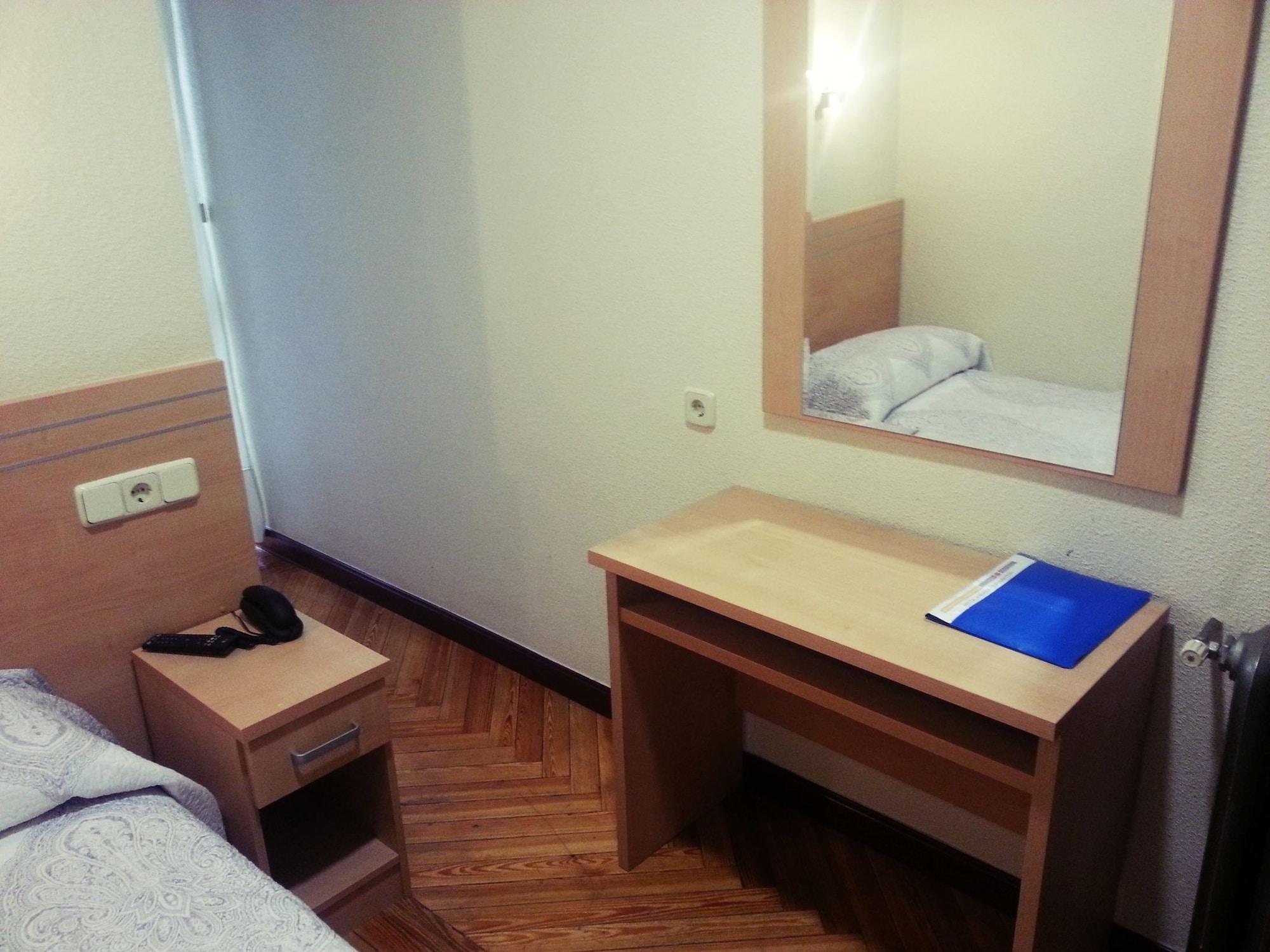 โอสตัล อเบนิดา Hotel มาดริด ภายนอก รูปภาพ