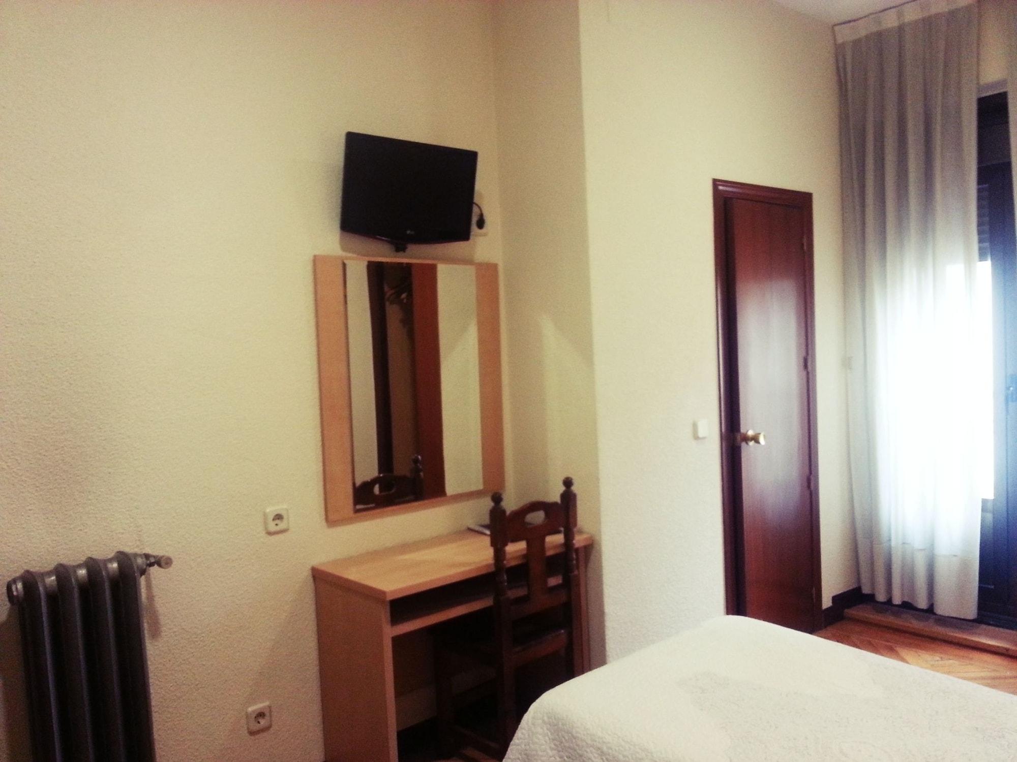 โอสตัล อเบนิดา Hotel มาดริด ภายนอก รูปภาพ