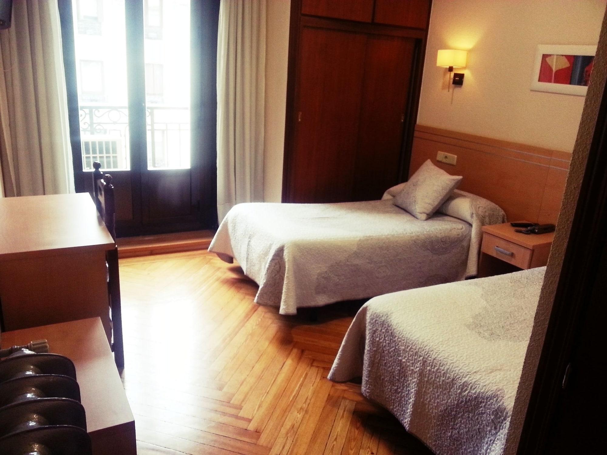 โอสตัล อเบนิดา Hotel มาดริด ภายนอก รูปภาพ
