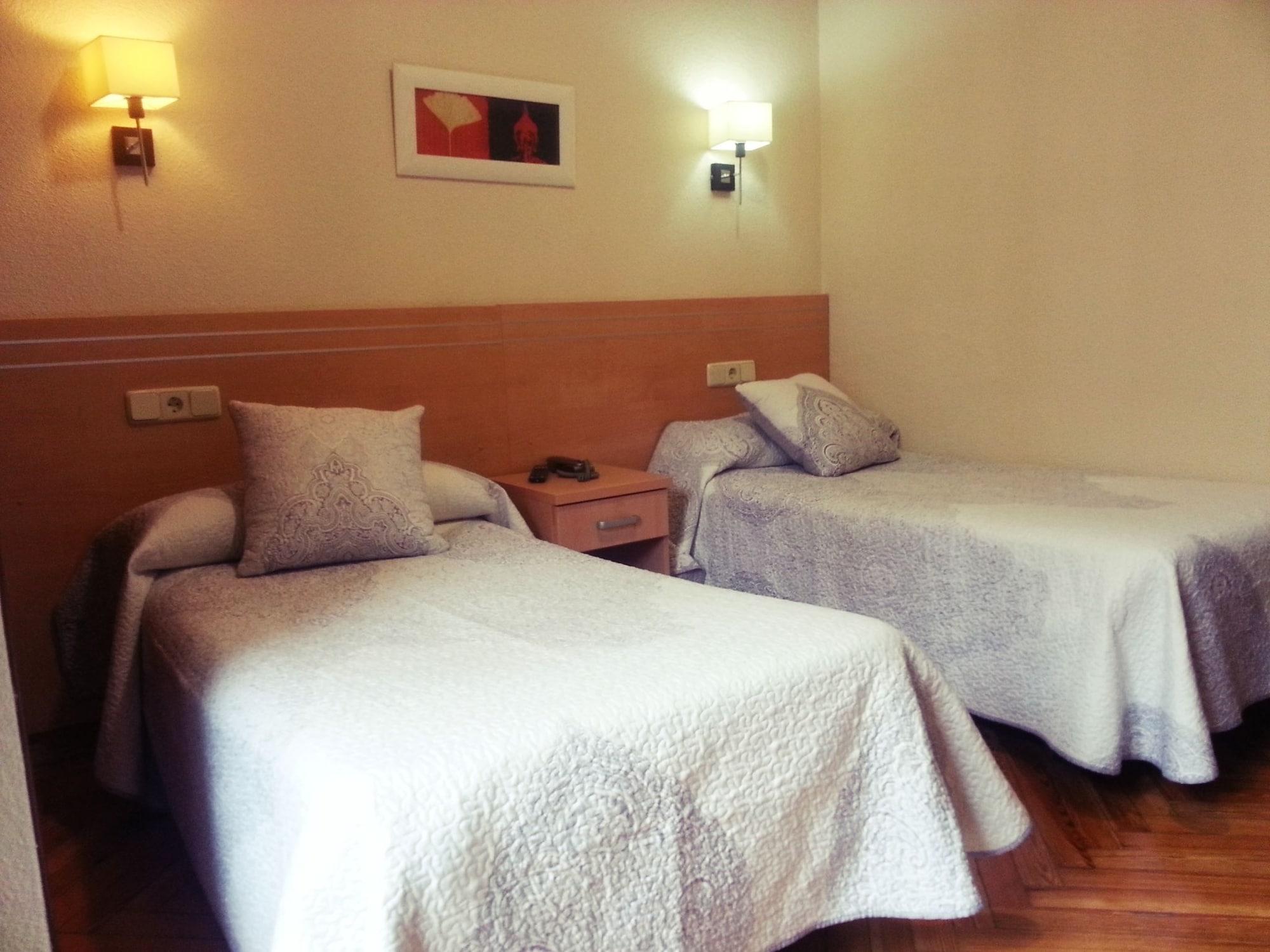 โอสตัล อเบนิดา Hotel มาดริด ภายนอก รูปภาพ